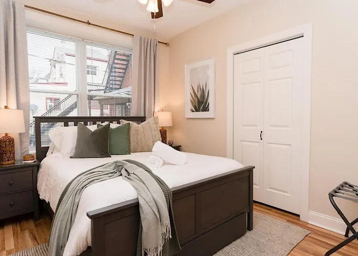Luxury King Near Shadyside Hospital Apartment Pittsburgh