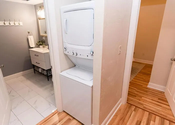 Apartment Luxury King Near Shadyside Hospital