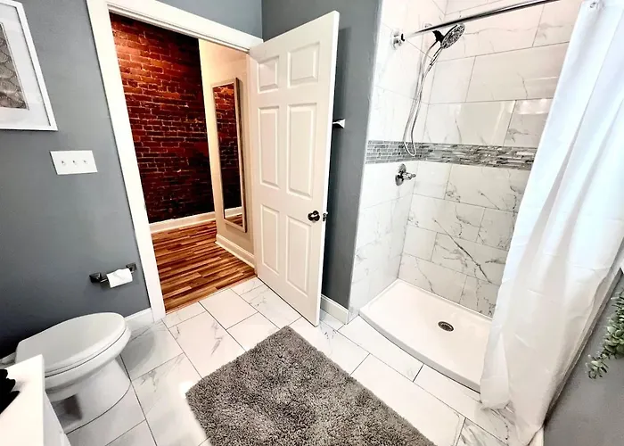 Luxury King Near Shadyside Hospital Apartment *