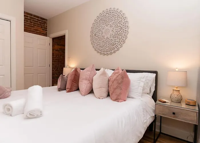 Luxury King Near Shadyside Hospital Apartment